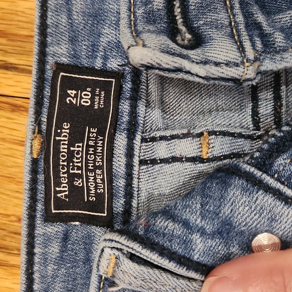 Abercrombie and Fitch distressed Simone High Rise  super skinny 00R - Picture 2 of 3